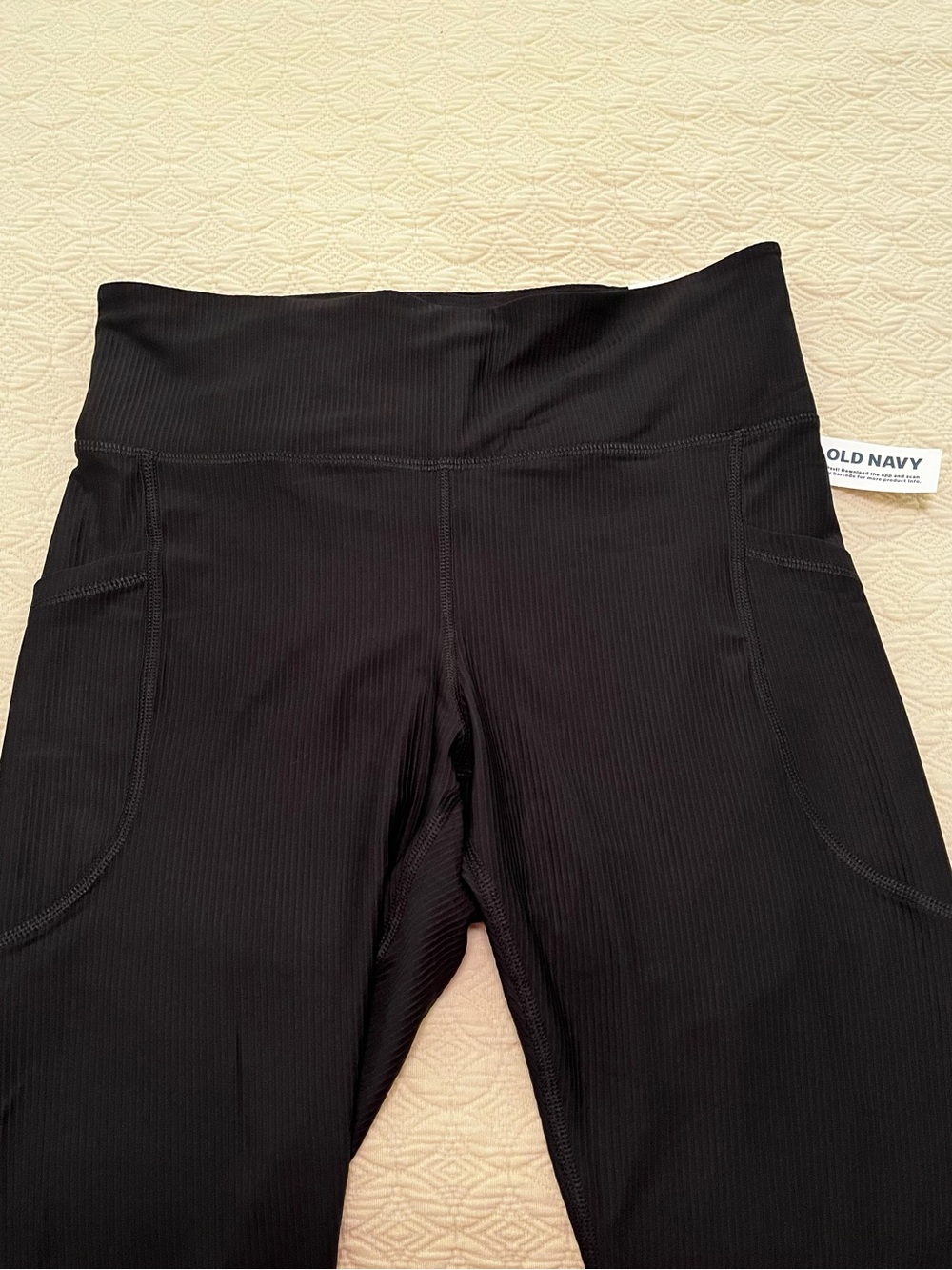 NWT Old Navy Black PowerSoft High-Rise 7/8 Ribbed Athletic Leggings (size Large) - Picture 3 of 10